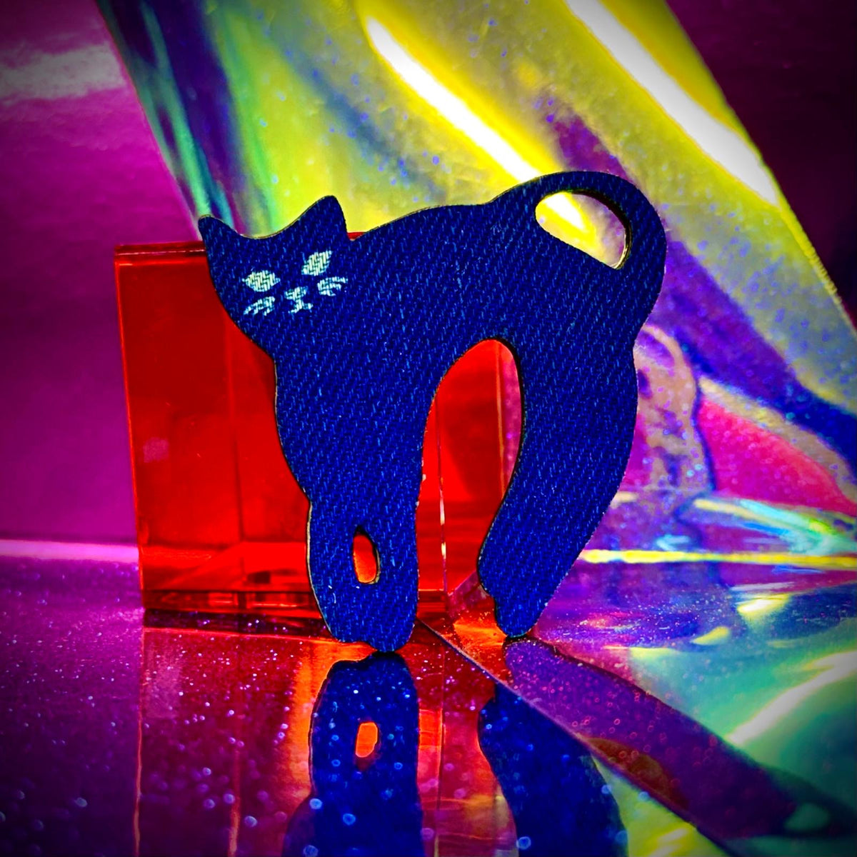 Cat brooch
